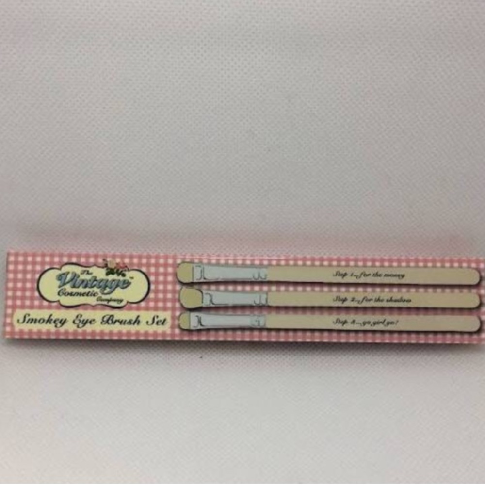 THE VINTAGE COSMETIC COMPANY SMOKEY EYE BRUSH SET